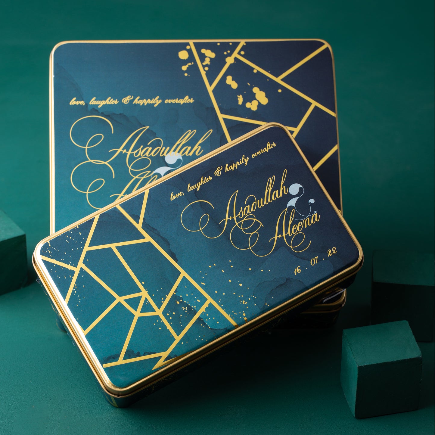 Chic Souvenir (tin box)