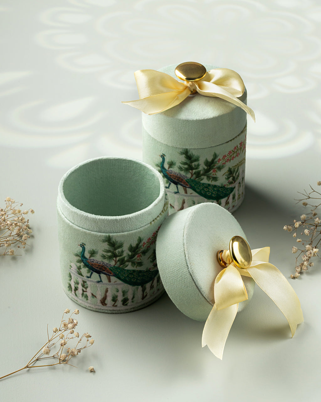Velvet Plume Favor