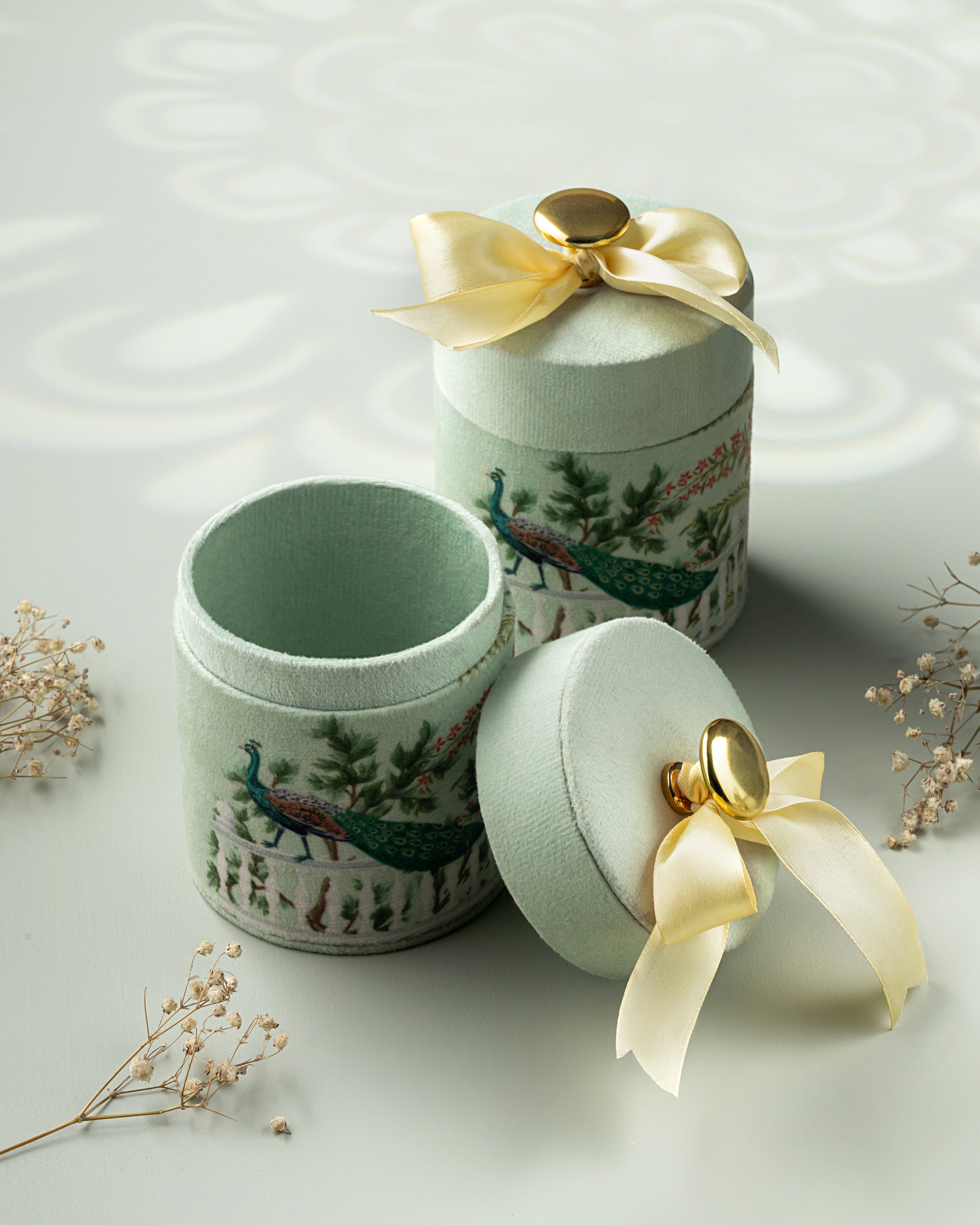 Velvet Plume Favor