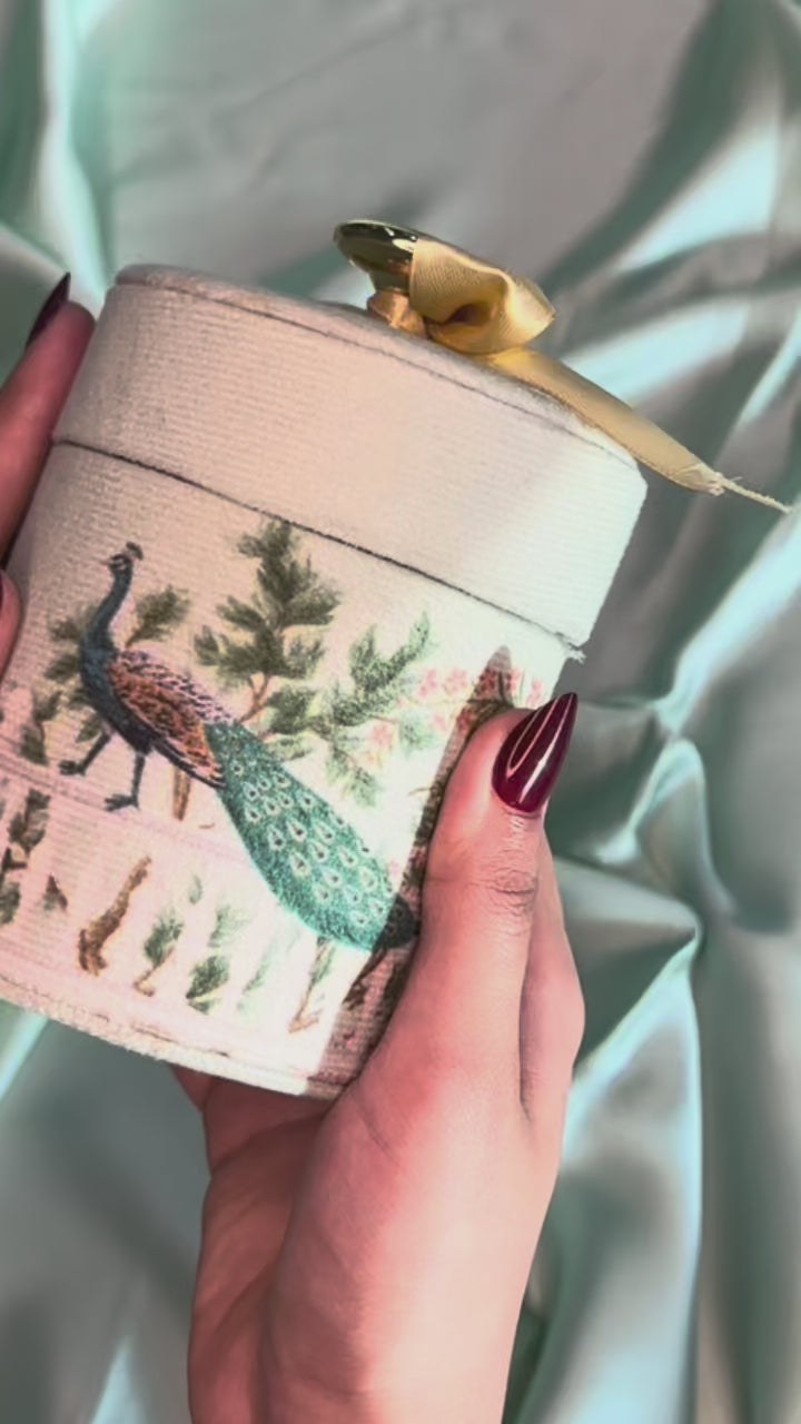 Velvet Plume Favor